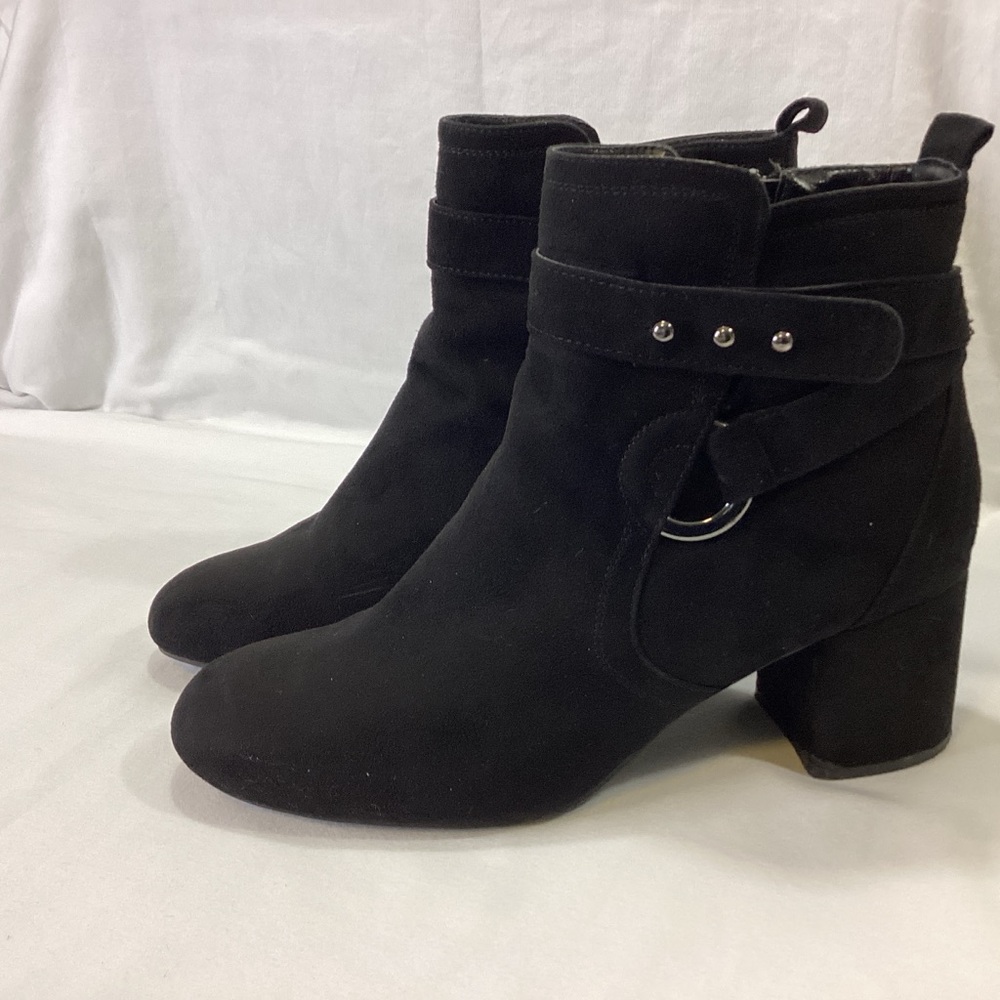 Kelly & Katie Black Faux Suede Ankle Booties SZ 8 $89